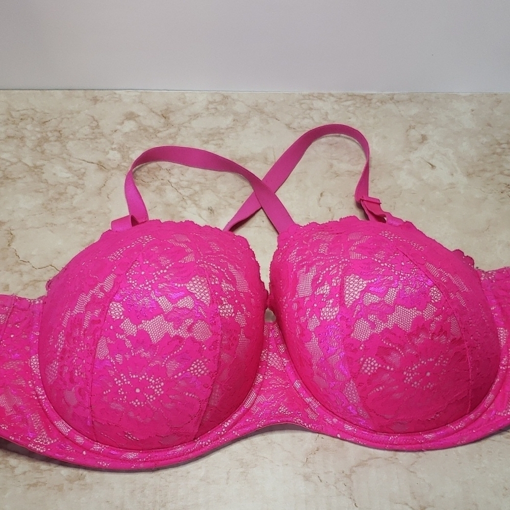 Bomb Shell Everyday StraplessVictoria's Secret Fuchsia Lace Bra